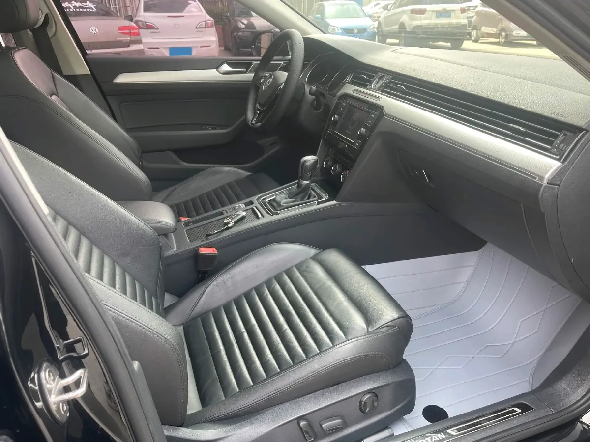 2017 Volkswagen Magotan 1.8T 180HP L4 7DCT,autocango,china used car exporter,china ev exporter,chinese used car exporter,chinese used ev exporter