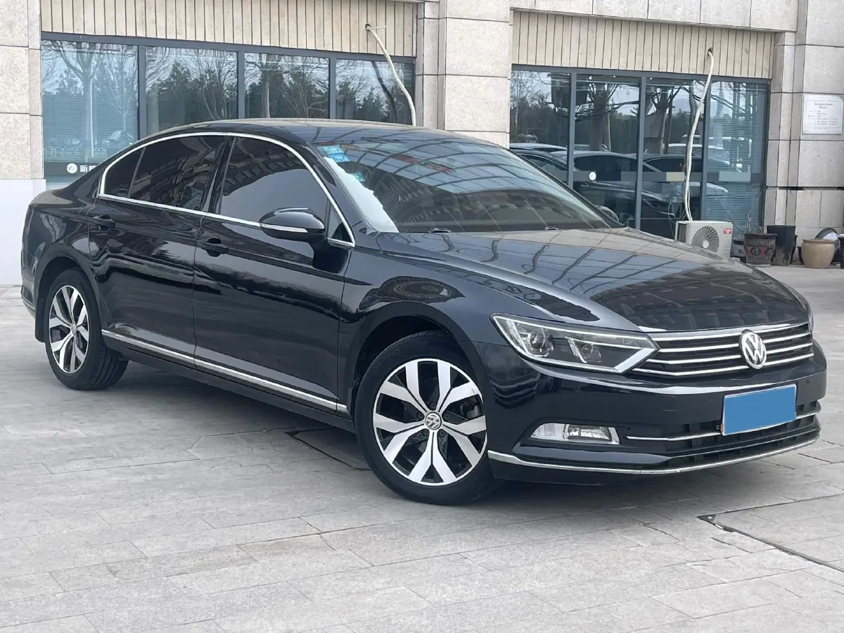 2017 Volkswagen Magotan 1.8T 180HP L4 7DCT,autocango,china used car exporter,china ev exporter,chinese used car exporter,chinese used ev exporter
