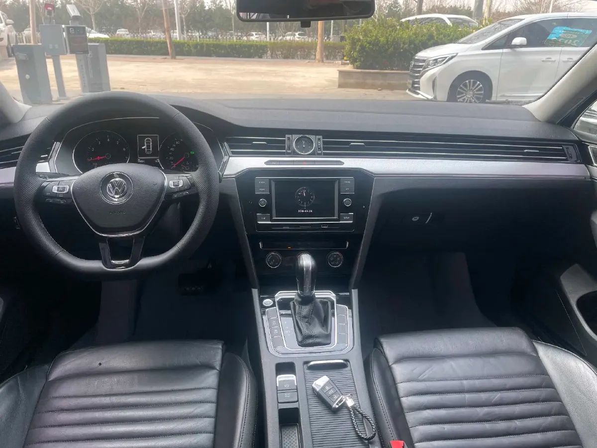 2017 Volkswagen Magotan 1.8T 180HP L4 7DCT,autocango,china used car exporter,china ev exporter,chinese used car exporter,chinese used ev exporter