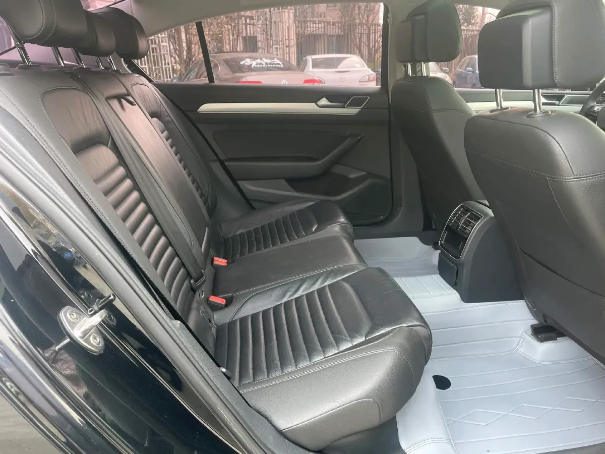 2017 Volkswagen Magotan 1.8T 180HP L4 7DCT,autocango,china used car exporter,china ev exporter,chinese used car exporter,chinese used ev exporter