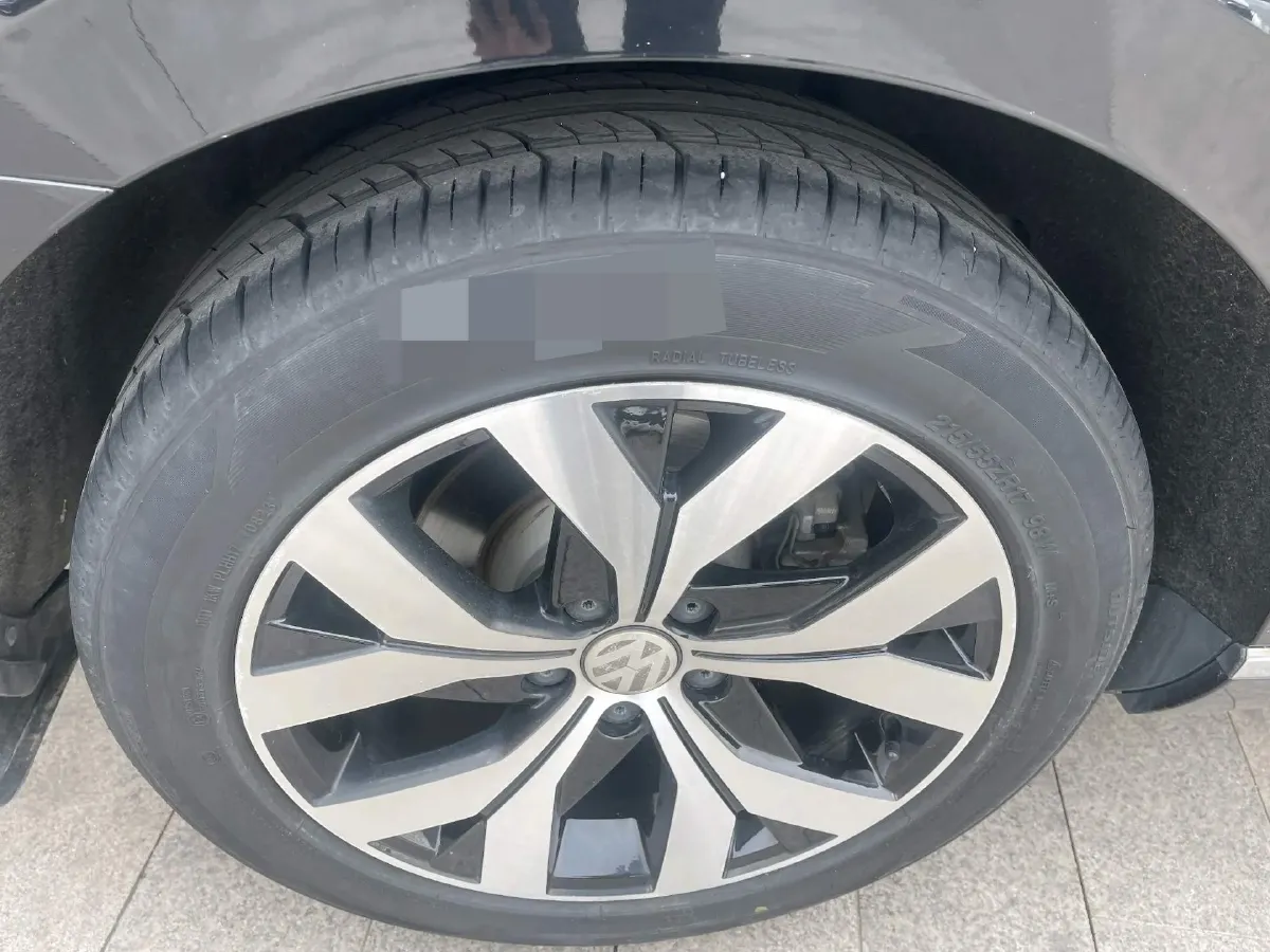 2017 Volkswagen Magotan 1.8T 180HP L4 7DCT,autocango,china used car exporter,china ev exporter,chinese used car exporter,chinese used ev exporter