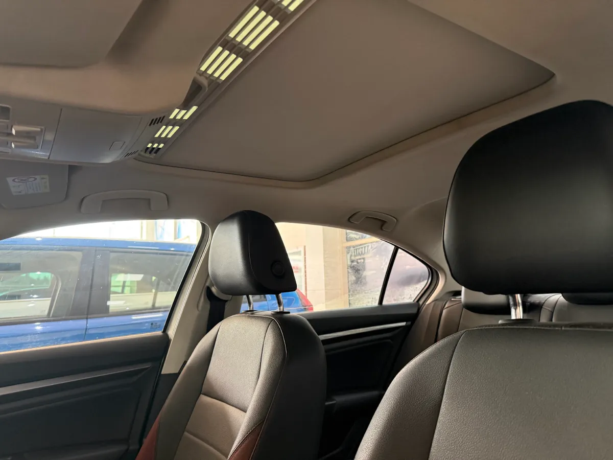 2019 Volkswagen Golf Sportsvan 1.6L 110HP L4 6AT,autocango,china used car exporter,china ev exporter,chinese used car exporter,chinese used ev exporter