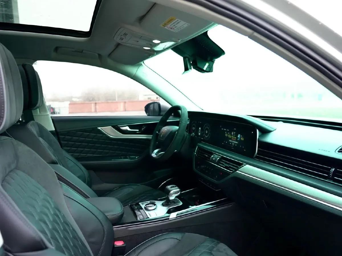 2019 HongQi HS5 2.0T 224HP L4 6AT,autocango,china used car exporter,china ev exporter,chinese used car exporter,chinese used ev exporter