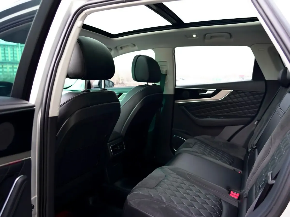 2019 HongQi HS5 2.0T 224HP L4 6AT,autocango,china used car exporter,china ev exporter,chinese used car exporter,chinese used ev exporter