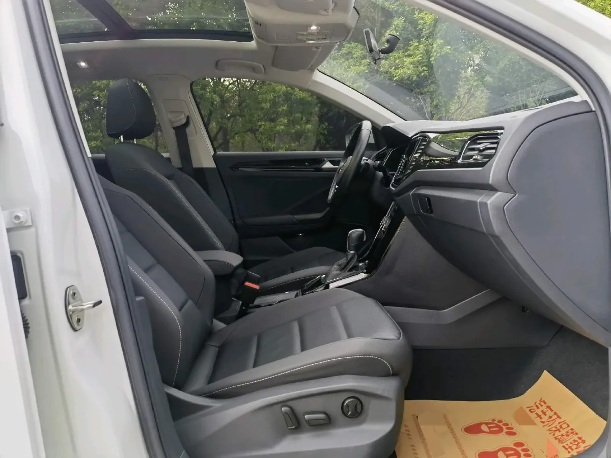 2022 Volkswagen T-Roc 1.4T 150HP L4 7DCT,autocango,china used car exporter,china ev exporter,chinese used car exporter,chinese used ev exporter