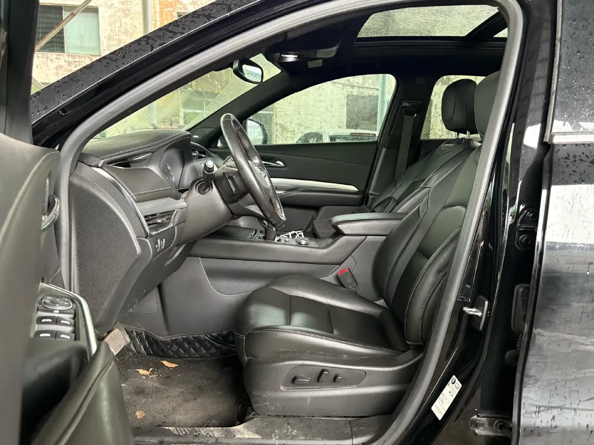 2020 Cadillac XT4 2.0T 241HP L4 9AT,autocango,china used car exporter,china ev exporter,chinese used car exporter,chinese used ev exporter