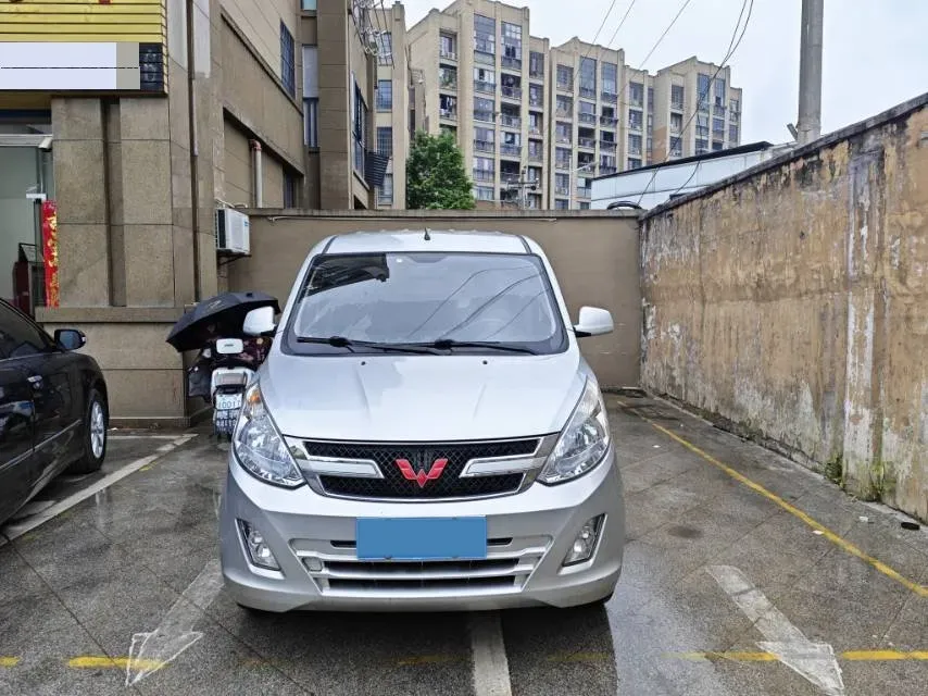 2019 WuLing HongGuang V 1.5L 105HP L4 5MT,autocango,china used car exporter,china ev exporter,chinese used car exporter,chinese used ev exporter