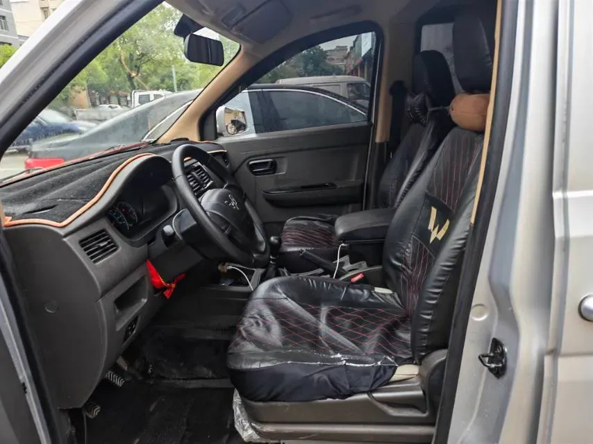 2019 WuLing HongGuang V 1.5L 105HP L4 5MT,autocango,china used car exporter,china ev exporter,chinese used car exporter,chinese used ev exporter