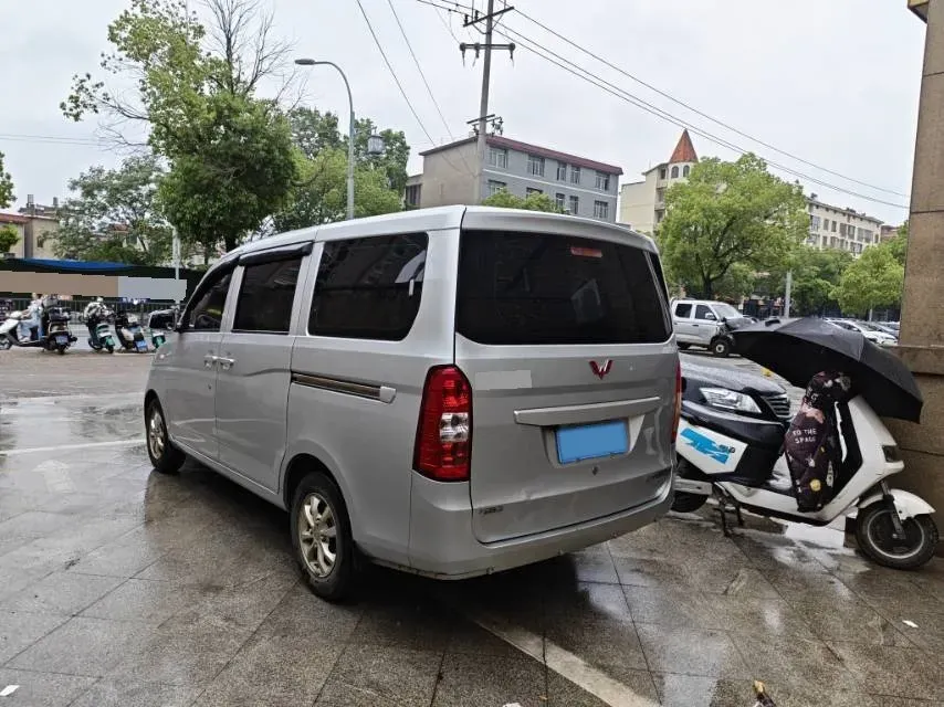 2019 WuLing HongGuang V 1.5L 105HP L4 5MT,autocango,china used car exporter,china ev exporter,chinese used car exporter,chinese used ev exporter