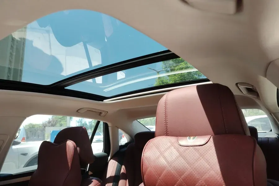 2025 HongQi H5 1.5T 169HP L4 1DHT Hybrid,autocango,china used car exporter,china ev exporter,chinese used car exporter,chinese used ev exporter