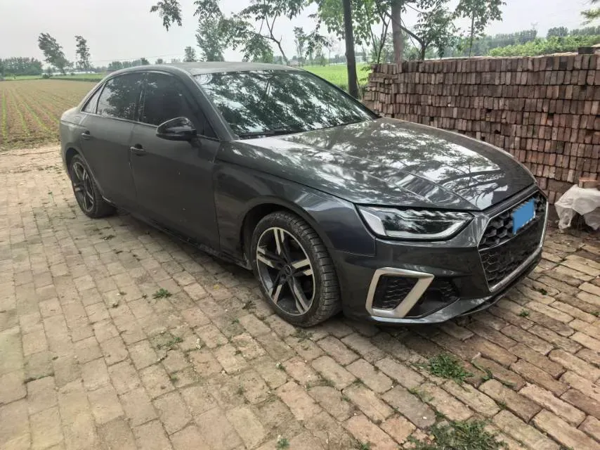 2023 Audi A4L 2.0T 190HP L4 7DCT,autocango,china used car exporter,china ev exporter,chinese used car exporter,chinese used ev exporter