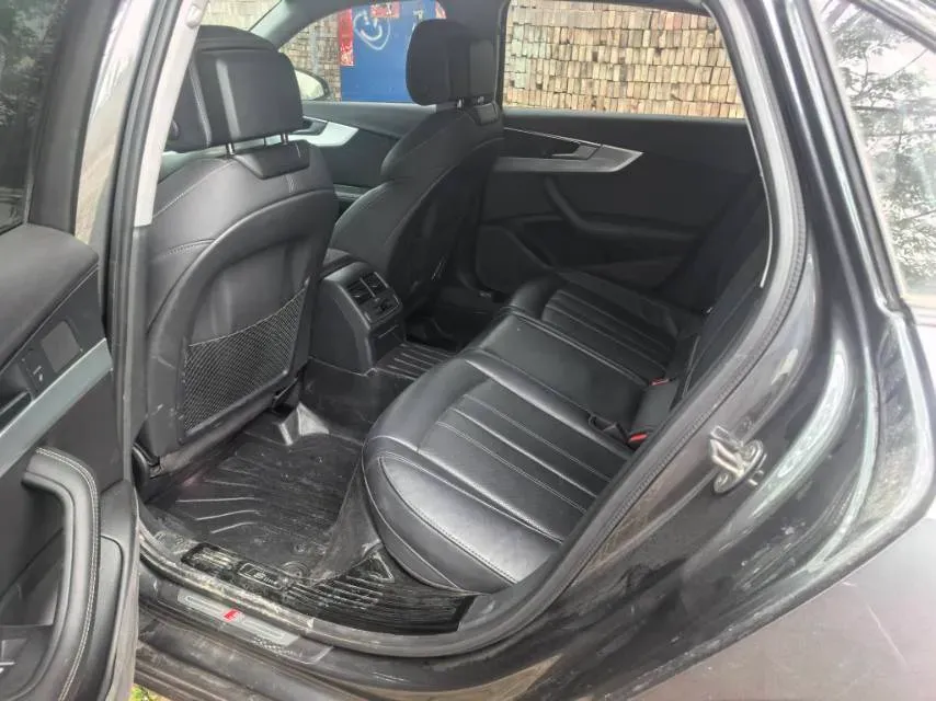 2023 Audi A4L 2.0T 190HP L4 7DCT,autocango,china used car exporter,china ev exporter,chinese used car exporter,chinese used ev exporter