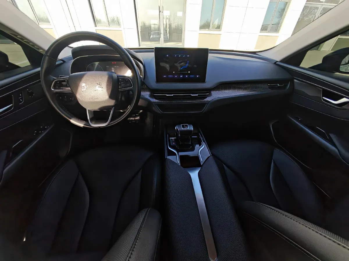 2022 HongQi E-QM5 BEV 54KWH,autocango,china used car exporter,china ev exporter,chinese used car exporter,chinese used ev exporter