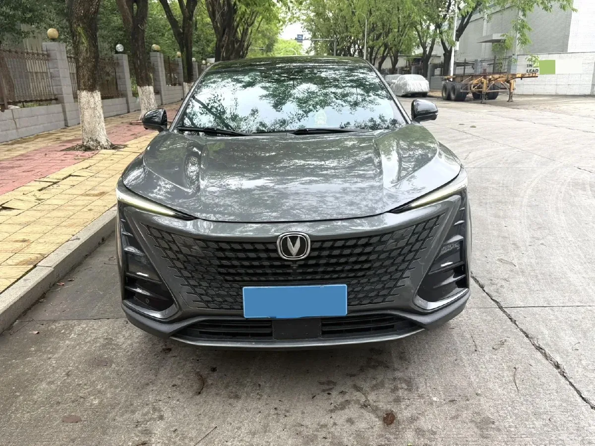 2022 ChangAn UNI-T 1.5T 188HP L4 7DCT,autocango,china used car exporter,china ev exporter,chinese used car exporter,chinese used ev exporter