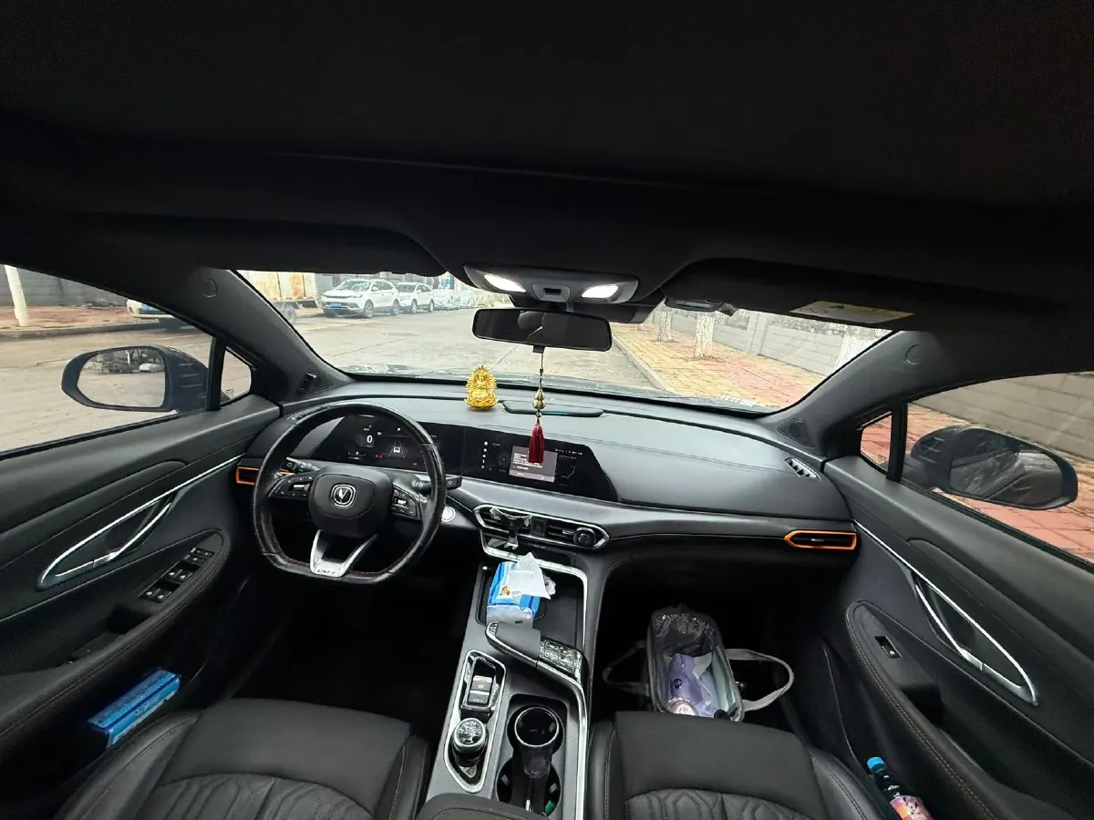 2022 ChangAn UNI-T 1.5T 188HP L4 7DCT,autocango,china used car exporter,china ev exporter,chinese used car exporter,chinese used ev exporter