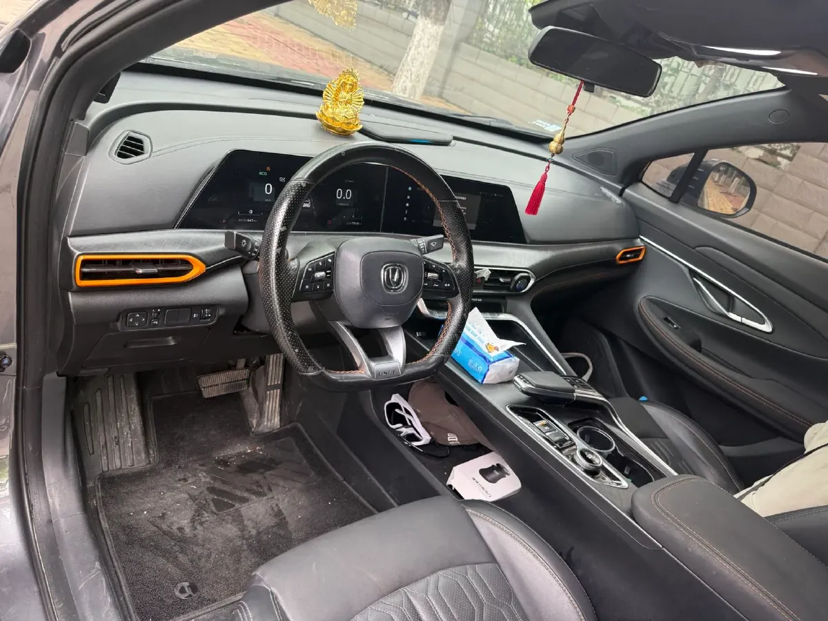 2022 ChangAn UNI-T 1.5T 188HP L4 7DCT,autocango,china used car exporter,china ev exporter,chinese used car exporter,chinese used ev exporter