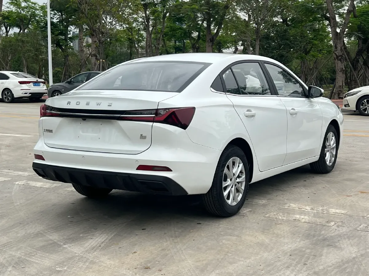 2026 Roewe i5 1.5L 129HP L4 CVT,autocango,china used car exporter,china ev exporter,chinese used car exporter,chinese used ev exporter