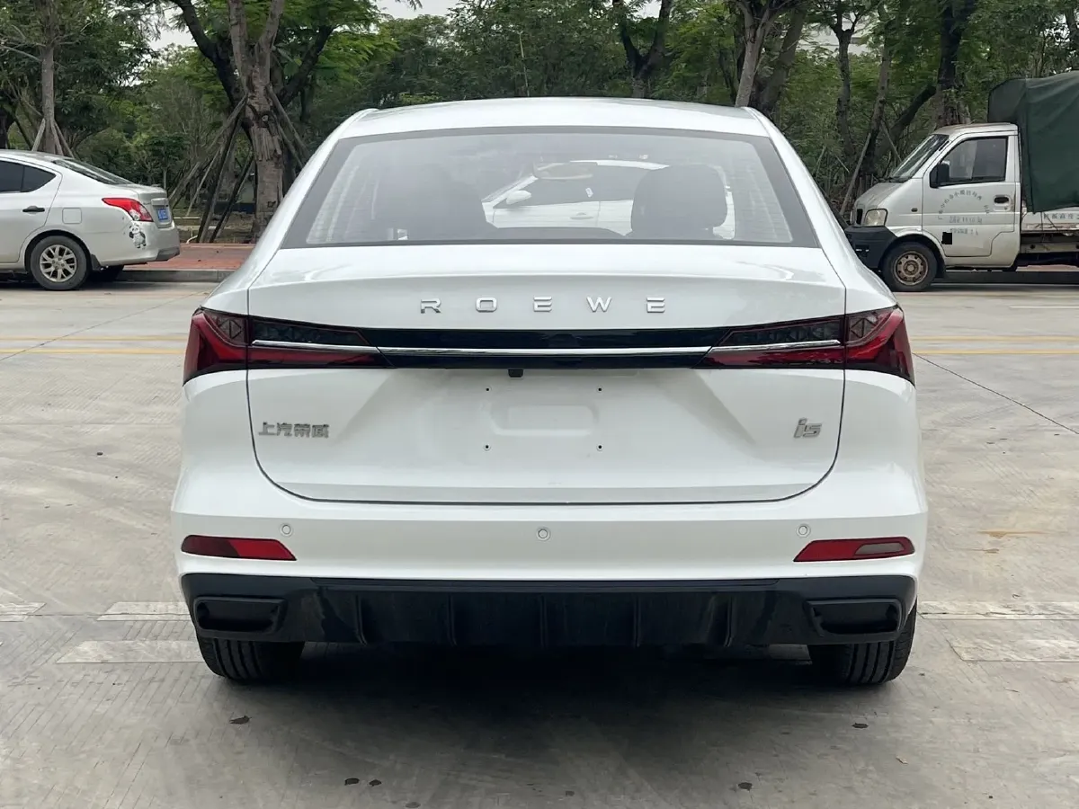 2026 Roewe i5 1.5L 129HP L4 CVT,autocango,china used car exporter,china ev exporter,chinese used car exporter,chinese used ev exporter