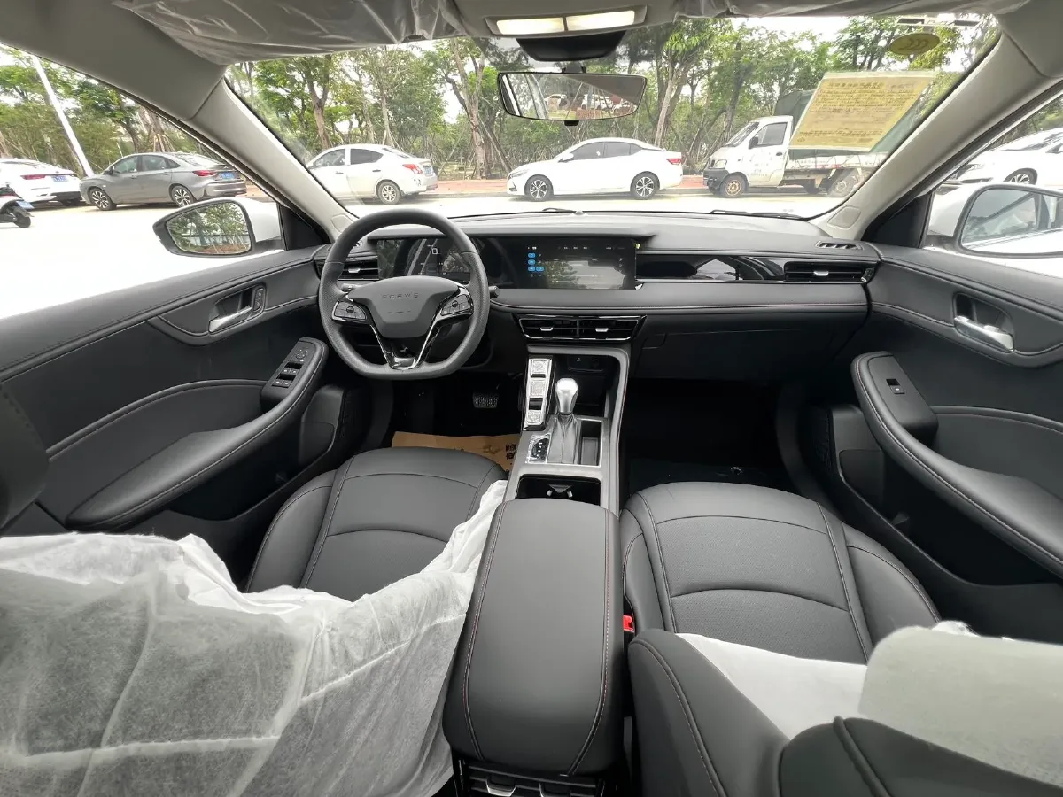 2026 Roewe i5 1.5L 129HP L4 CVT,autocango,china used car exporter,china ev exporter,chinese used car exporter,chinese used ev exporter