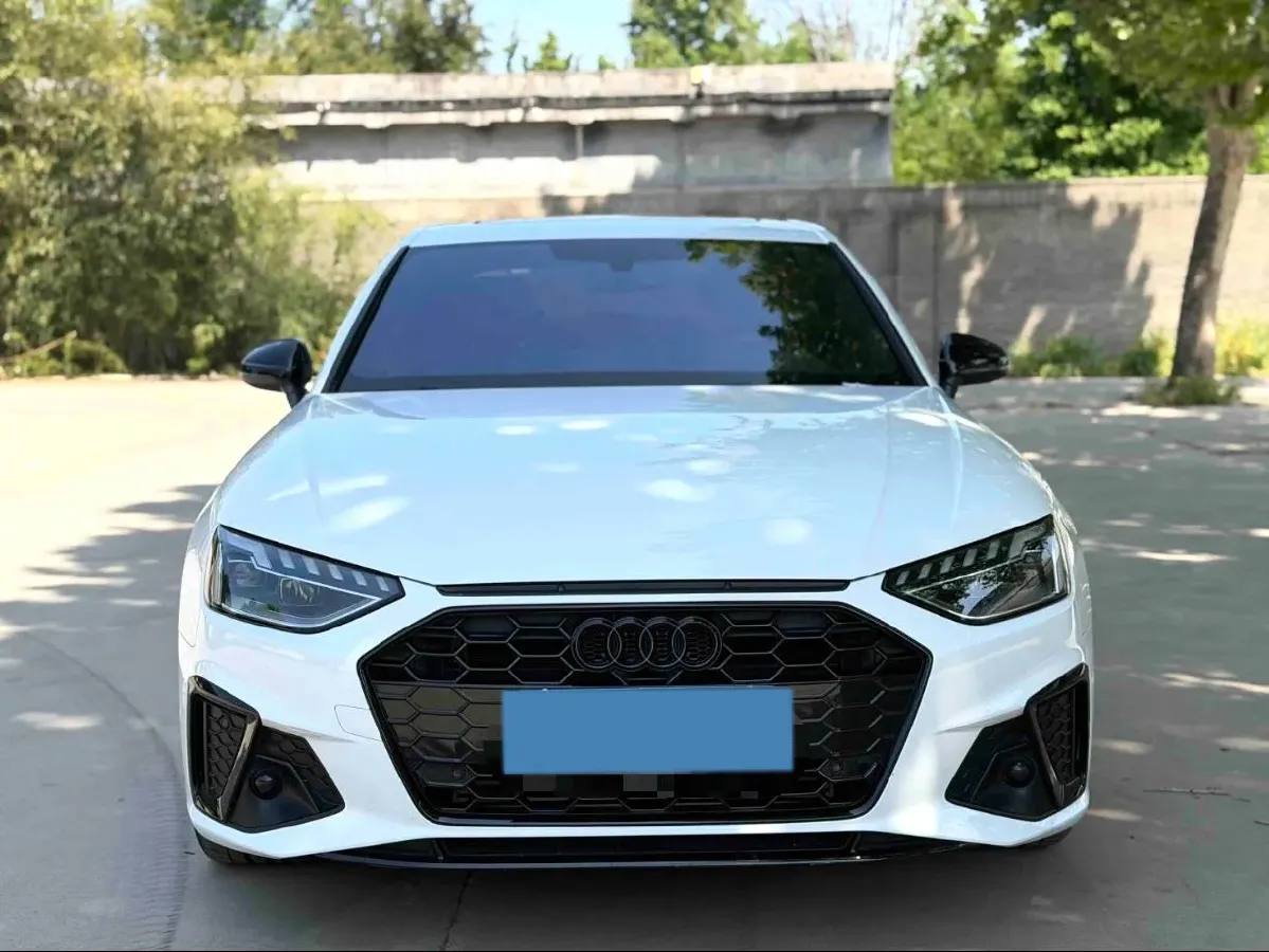 2024 Audi A4L 2.0T 190HP L4 7DCT,autocango,china used car exporter,china ev exporter,chinese used car exporter,chinese used ev exporter