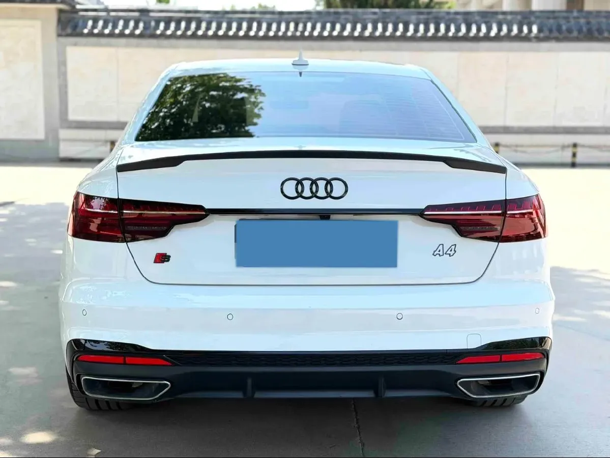 2024 Audi A4L 2.0T 190HP L4 7DCT,autocango,china used car exporter,china ev exporter,chinese used car exporter,chinese used ev exporter