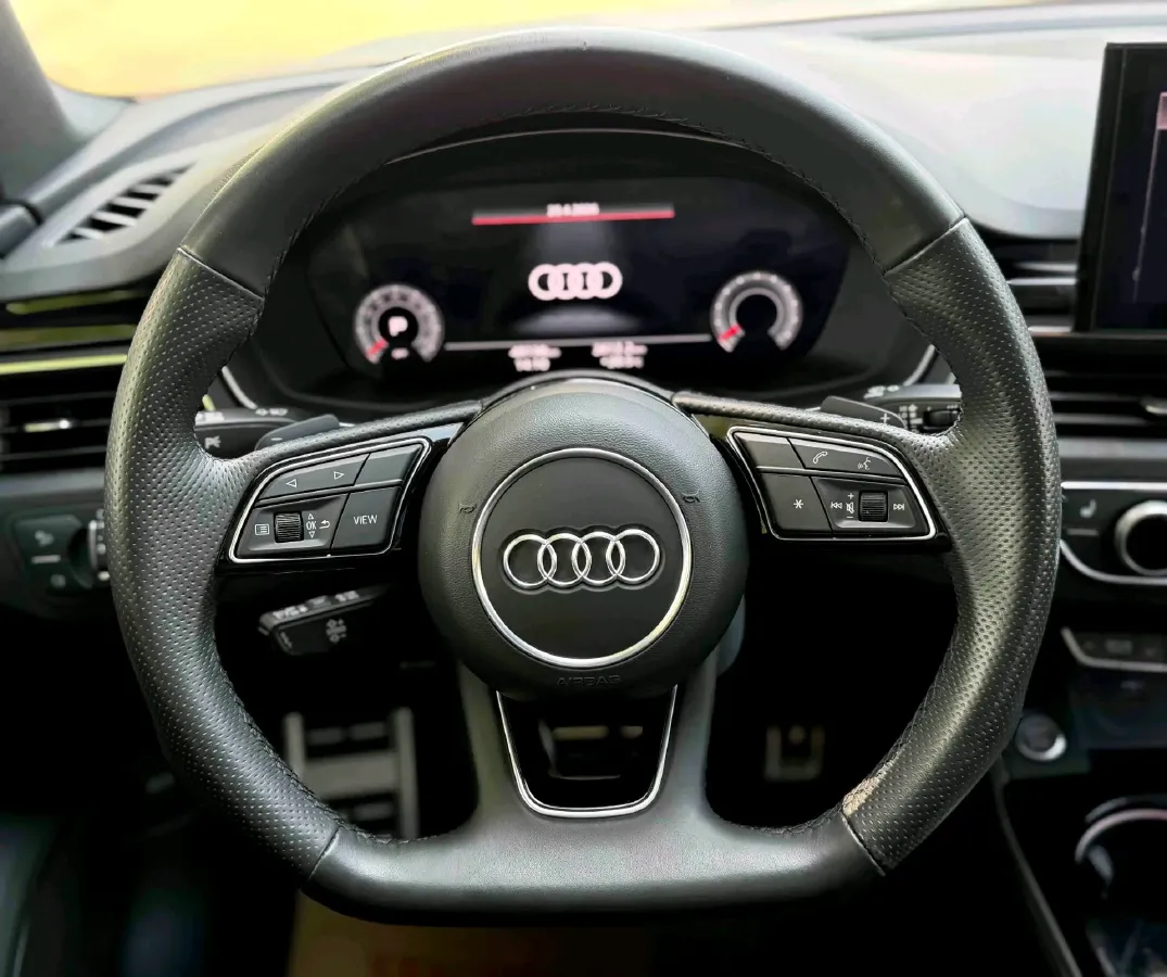 2024 Audi A4L 2.0T 190HP L4 7DCT,autocango,china used car exporter,china ev exporter,chinese used car exporter,chinese used ev exporter