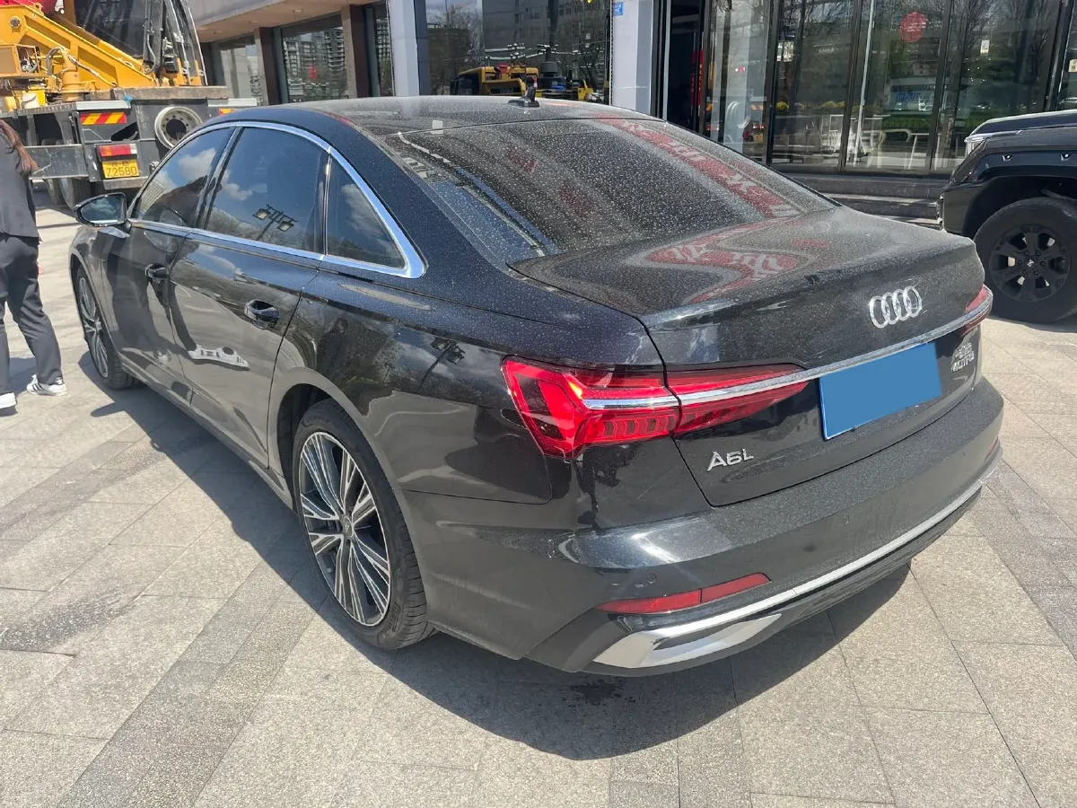 2023 Audi A6L 2.0T 190HP L4 7DCT,autocango,china used car exporter,china ev exporter,chinese used car exporter,chinese used ev exporter