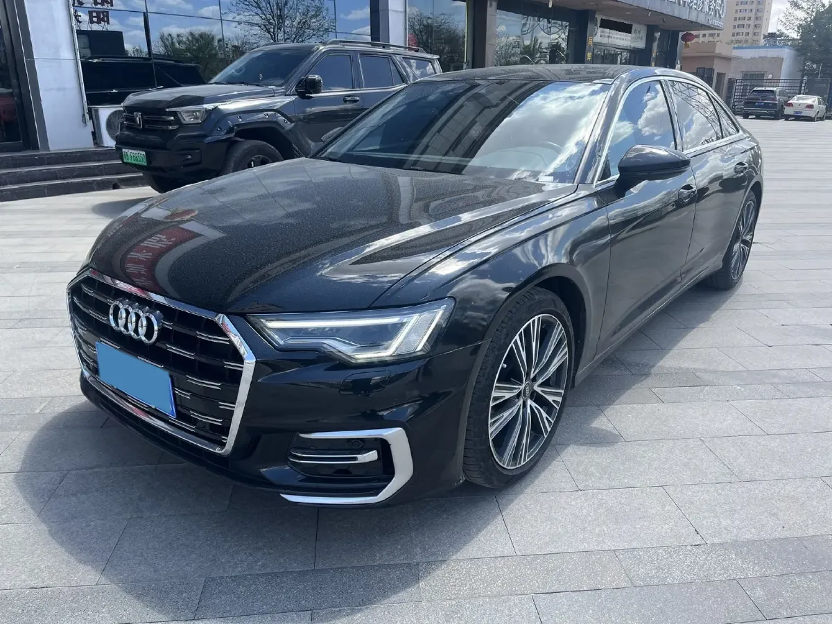 2023 Audi A6L 2.0T 190HP L4 7DCT,autocango,china used car exporter,china ev exporter,chinese used car exporter,chinese used ev exporter