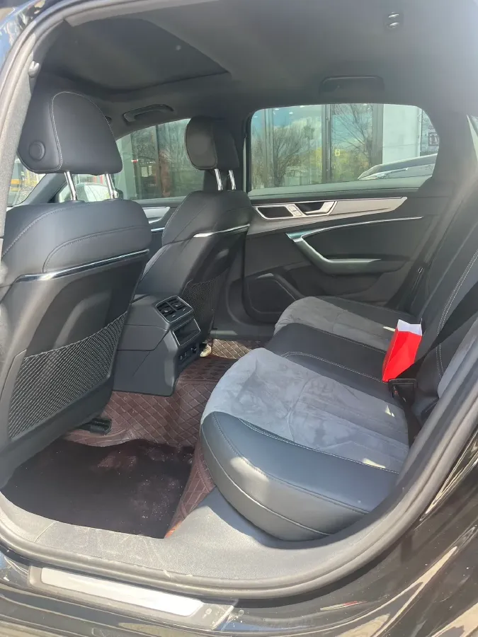 2023 Audi A6L 2.0T 190HP L4 7DCT,autocango,china used car exporter,china ev exporter,chinese used car exporter,chinese used ev exporter