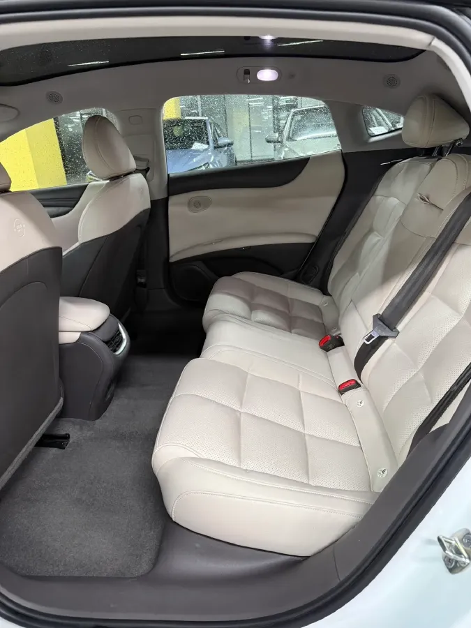 2024 IM L6 BEV 75KWH,autocango,china used car exporter,china ev exporter,chinese used car exporter,chinese used ev exporter