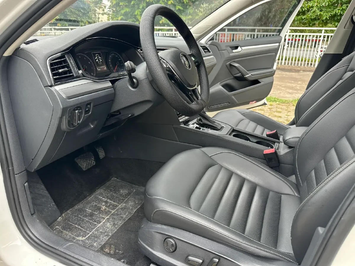 2019 Volkswagen Passat 1.4T 150HP L4 7DCT,autocango,china used car exporter,china ev exporter,chinese used car exporter,chinese used ev exporter