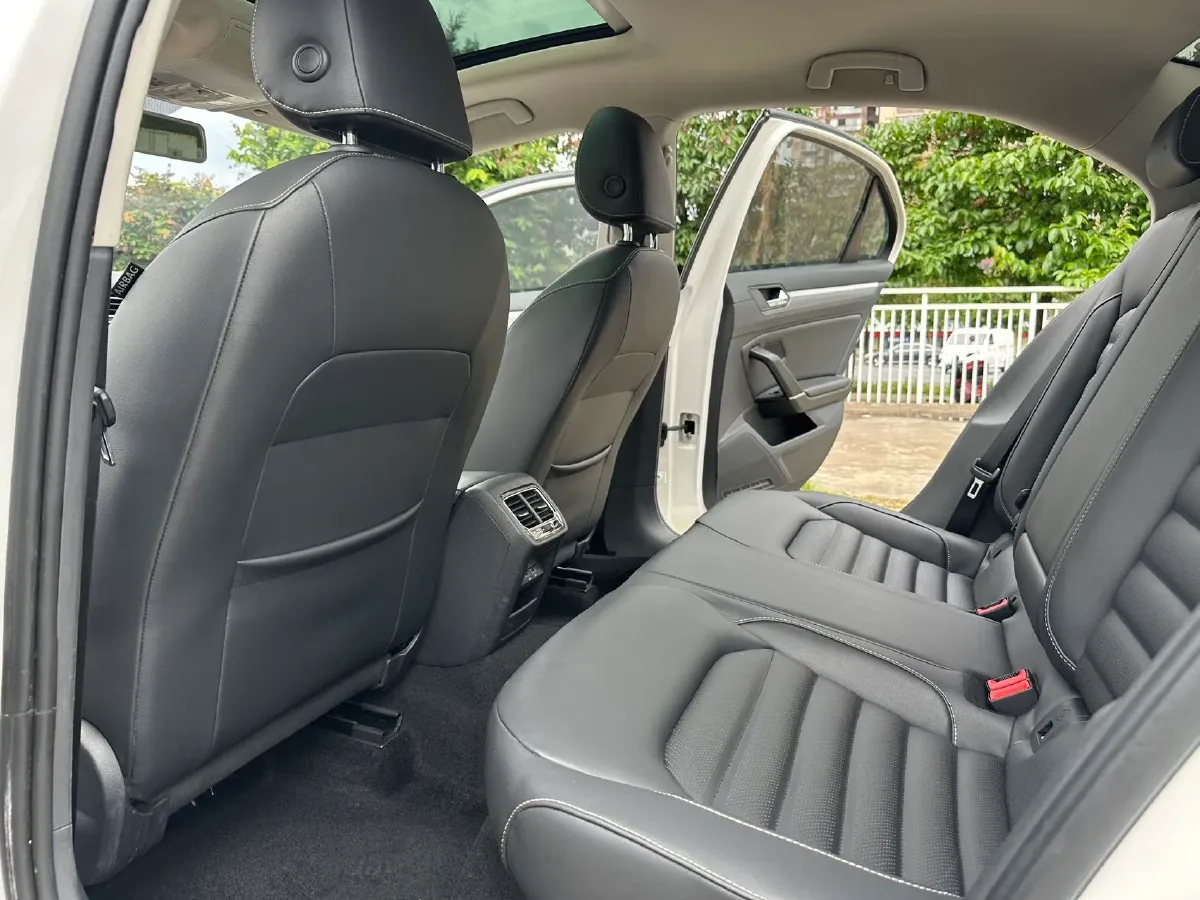 2019 Volkswagen Passat 1.4T 150HP L4 7DCT,autocango,china used car exporter,china ev exporter,chinese used car exporter,chinese used ev exporter