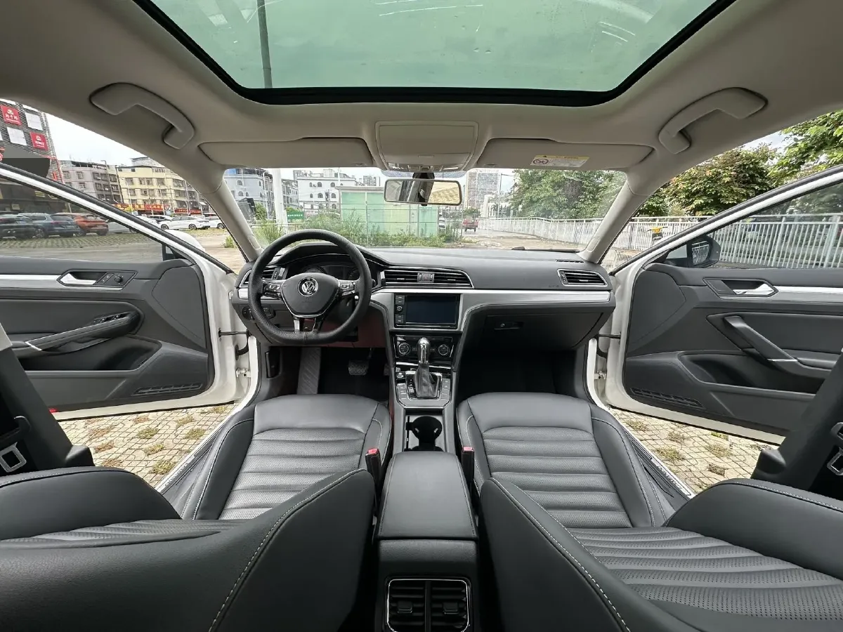 2019 Volkswagen Passat 1.4T 150HP L4 7DCT,autocango,china used car exporter,china ev exporter,chinese used car exporter,chinese used ev exporter