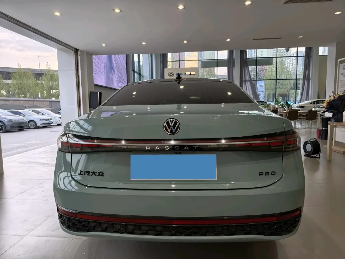 2025 Volkswagen Passat 2.0T 220HP L4 7DCT,autocango,china used car exporter,china ev exporter,chinese used car exporter,chinese used ev exporter