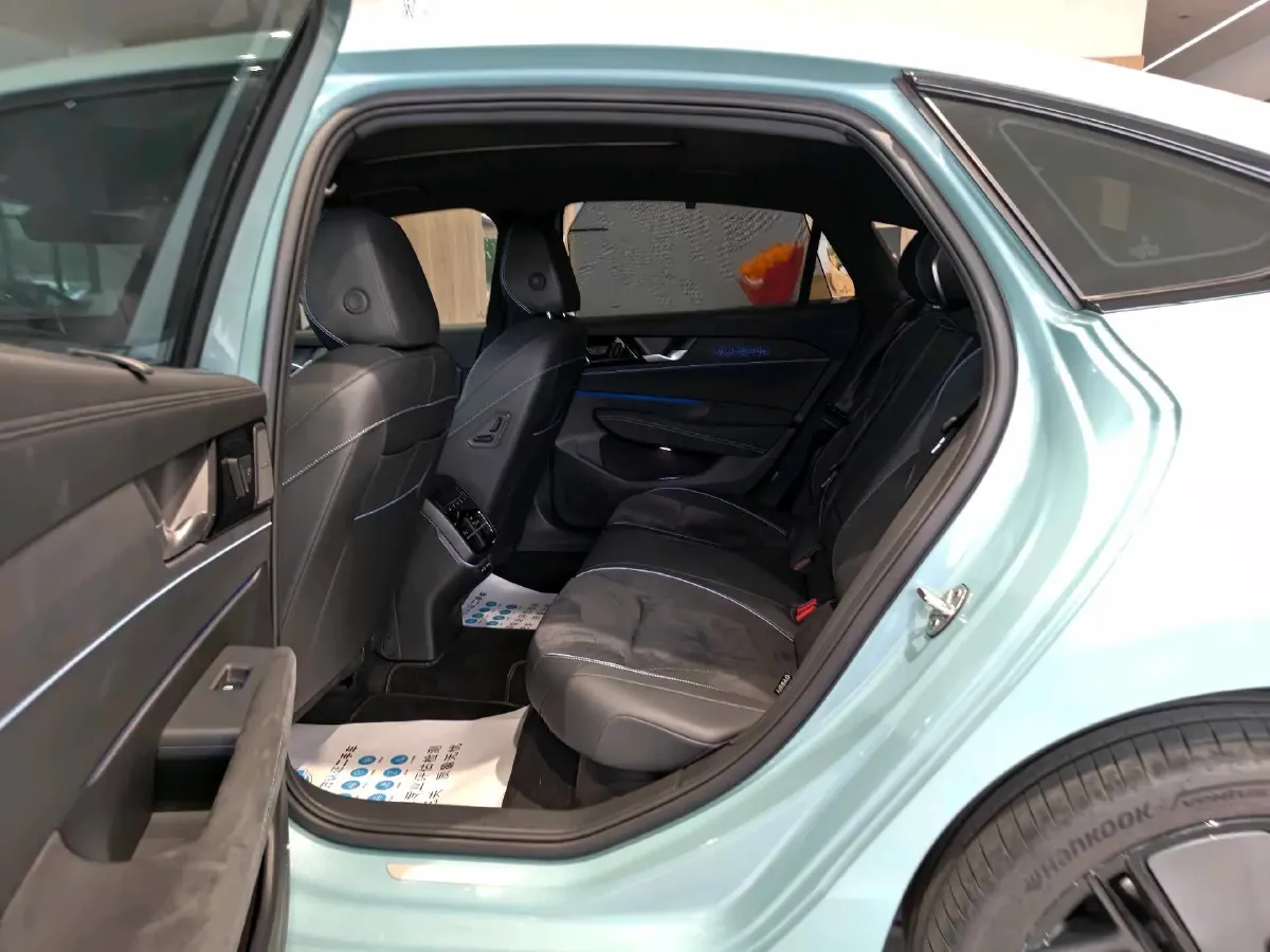 2025 Volkswagen Passat 2.0T 220HP L4 7DCT,autocango,china used car exporter,china ev exporter,chinese used car exporter,chinese used ev exporter