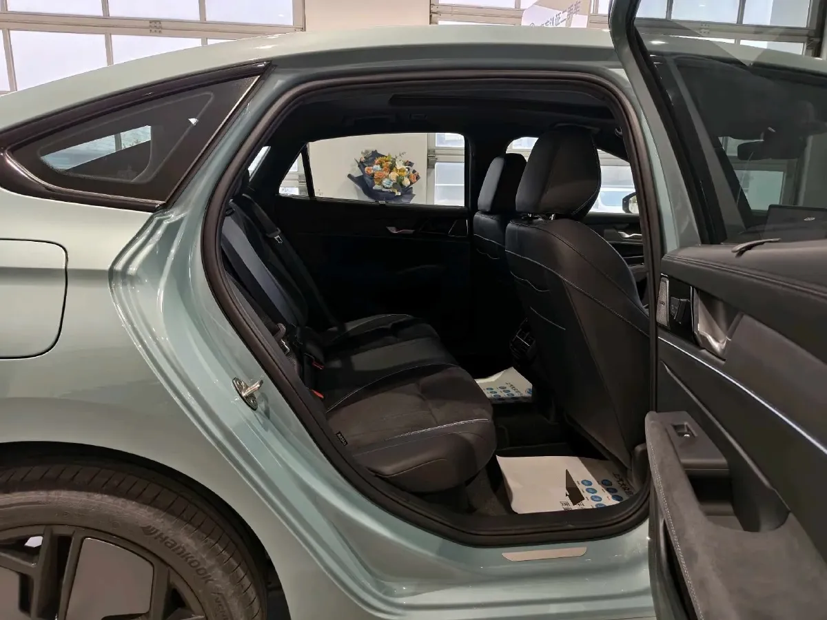 2025 Volkswagen Passat 2.0T 220HP L4 7DCT,autocango,china used car exporter,china ev exporter,chinese used car exporter,chinese used ev exporter