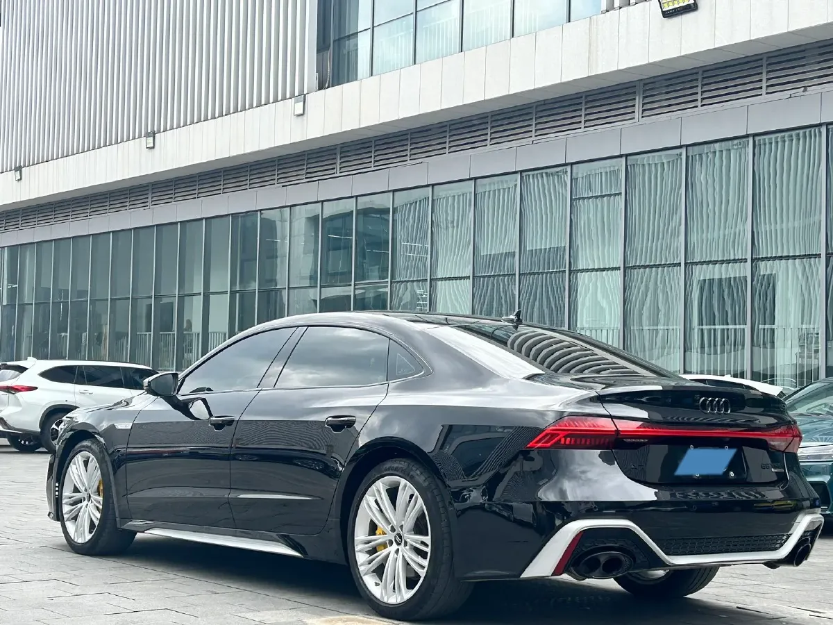 2024 Audi A7L 2.0T 245HP L4 7DCT,autocango,china used car exporter,china ev exporter,chinese used car exporter,chinese used ev exporter