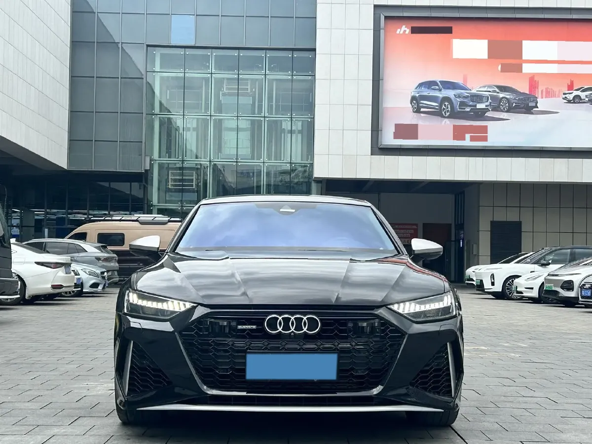 2024 Audi A7L 2.0T 245HP L4 7DCT,autocango,china used car exporter,china ev exporter,chinese used car exporter,chinese used ev exporter