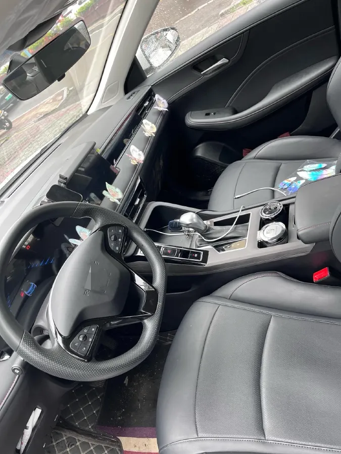 2023 Roewe i5 1.5L 129HP L4 CVT,autocango,china used car exporter,china ev exporter,chinese used car exporter,chinese used ev exporter