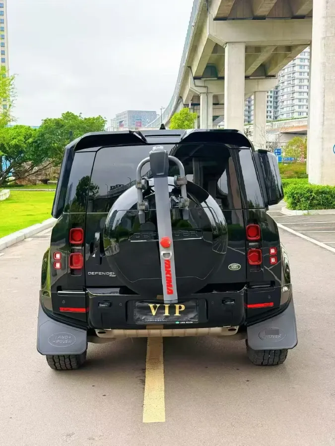 2023 Land Rover Defender 3.0T 400HP L6 8AT,autocango,china used car exporter,china ev exporter,chinese used car exporter,chinese used ev exporter