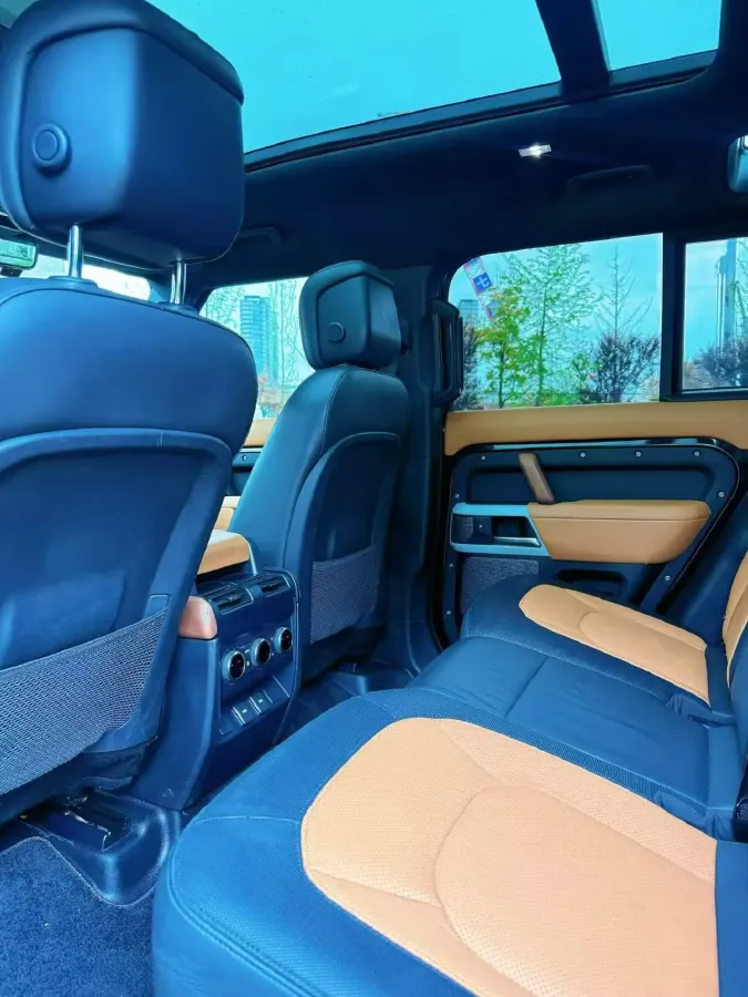 2023 Land Rover Defender 3.0T 400HP L6 8AT,autocango,china used car exporter,china ev exporter,chinese used car exporter,chinese used ev exporter
