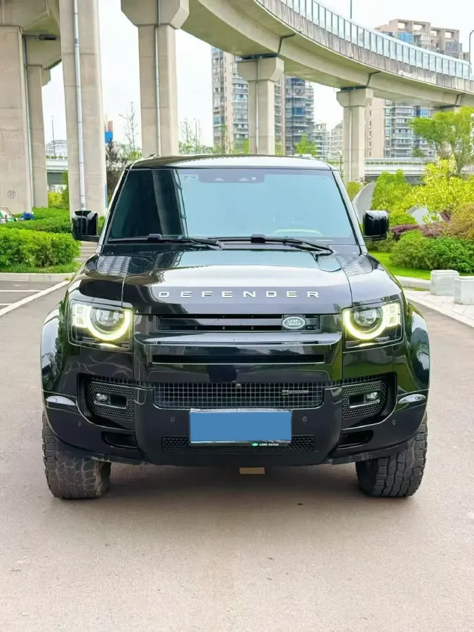 2023 Land Rover Defender 3.0T 400HP L6 8AT,autocango,china used car exporter,china ev exporter,chinese used car exporter,chinese used ev exporter