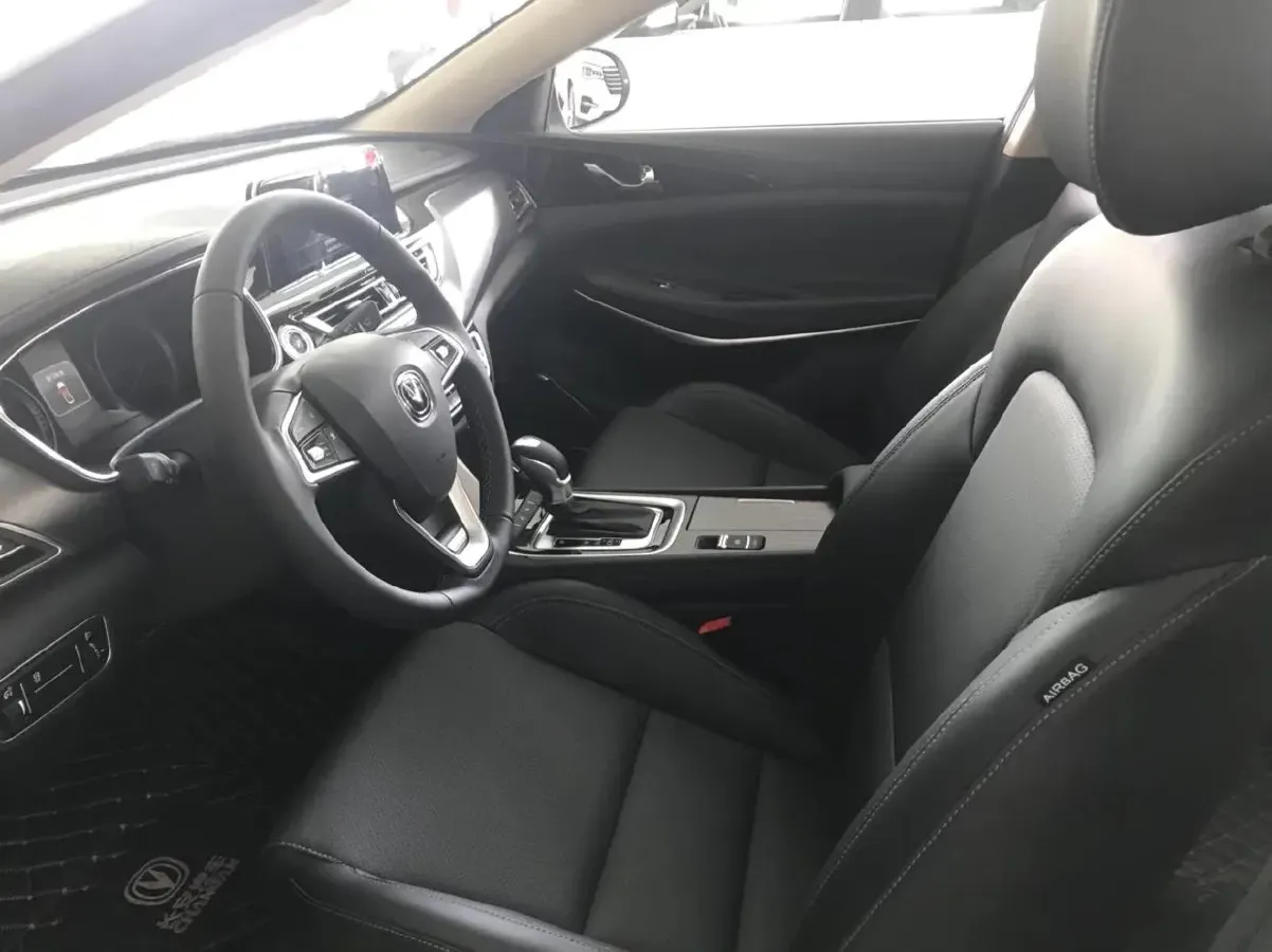 2020 ChangAn Raeton CC 1.5T 156HP L4 6AT,autocango,china used car exporter,china ev exporter,chinese used car exporter,chinese used ev exporter