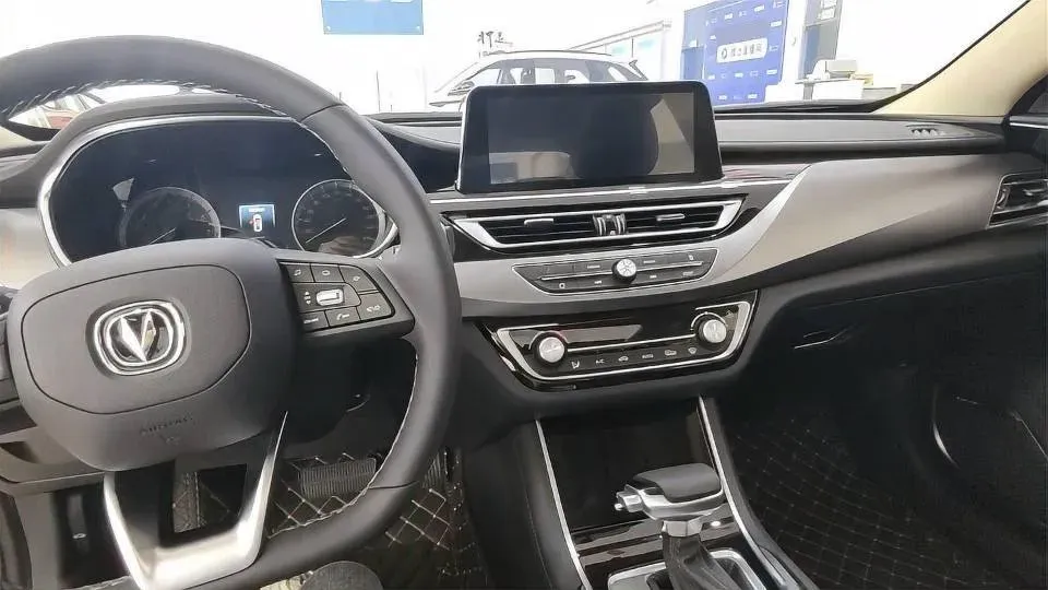 2020 ChangAn Raeton CC 1.5T 156HP L4 6AT,autocango,china used car exporter,china ev exporter,chinese used car exporter,chinese used ev exporter