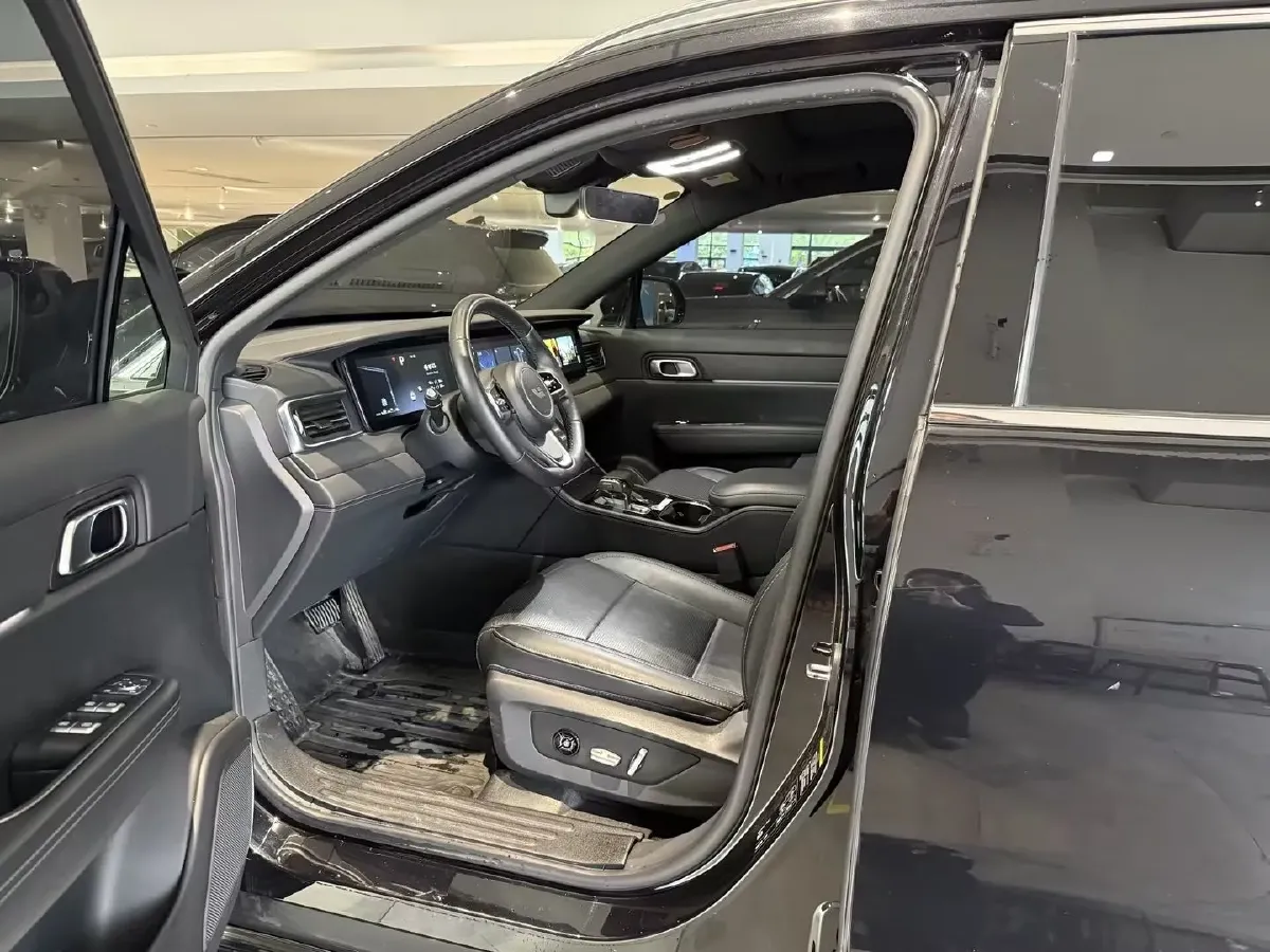 2020 Li ONE Range Extended 131HP REEV 40.5KWH,autocango,china used car exporter,china ev exporter,chinese used car exporter,chinese used ev exporter