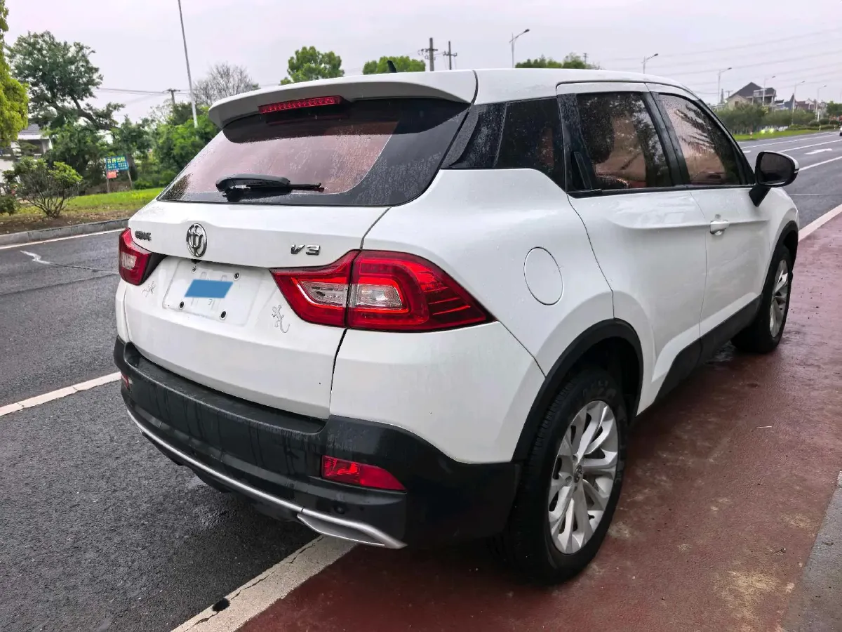 2017 Brilliance Auto V3 1.5L 112HP L4 5AT,autocango,china used car exporter,china ev exporter,chinese used car exporter,chinese used ev exporter