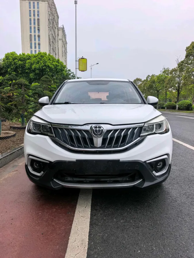 2017 Brilliance Auto V3 1.5L 112HP L4 5AT,autocango,china used car exporter,china ev exporter,chinese used car exporter,chinese used ev exporter
