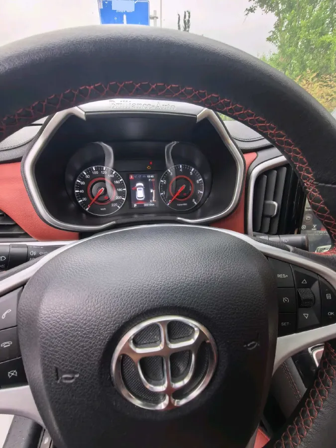 2017 Brilliance Auto V3 1.5L 112HP L4 5AT,autocango,china used car exporter,china ev exporter,chinese used car exporter,chinese used ev exporter