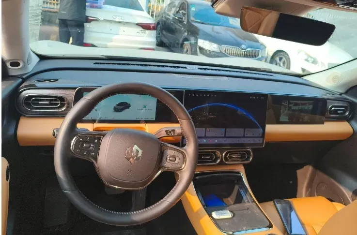 2024 Leapmotor C11 1.5L 95HP L4 REEV 43.74KWH,autocango,china used car exporter,china ev exporter,chinese used car exporter,chinese used ev exporter