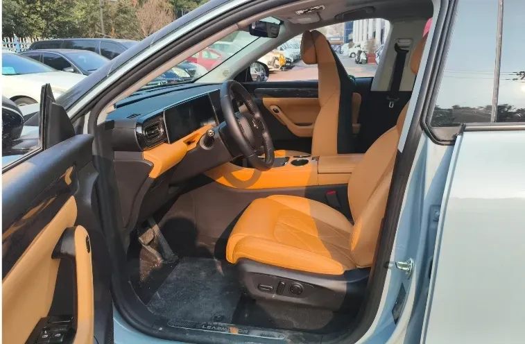 2024 Leapmotor C11 1.5L 95HP L4 REEV 43.74KWH,autocango,china used car exporter,china ev exporter,chinese used car exporter,chinese used ev exporter